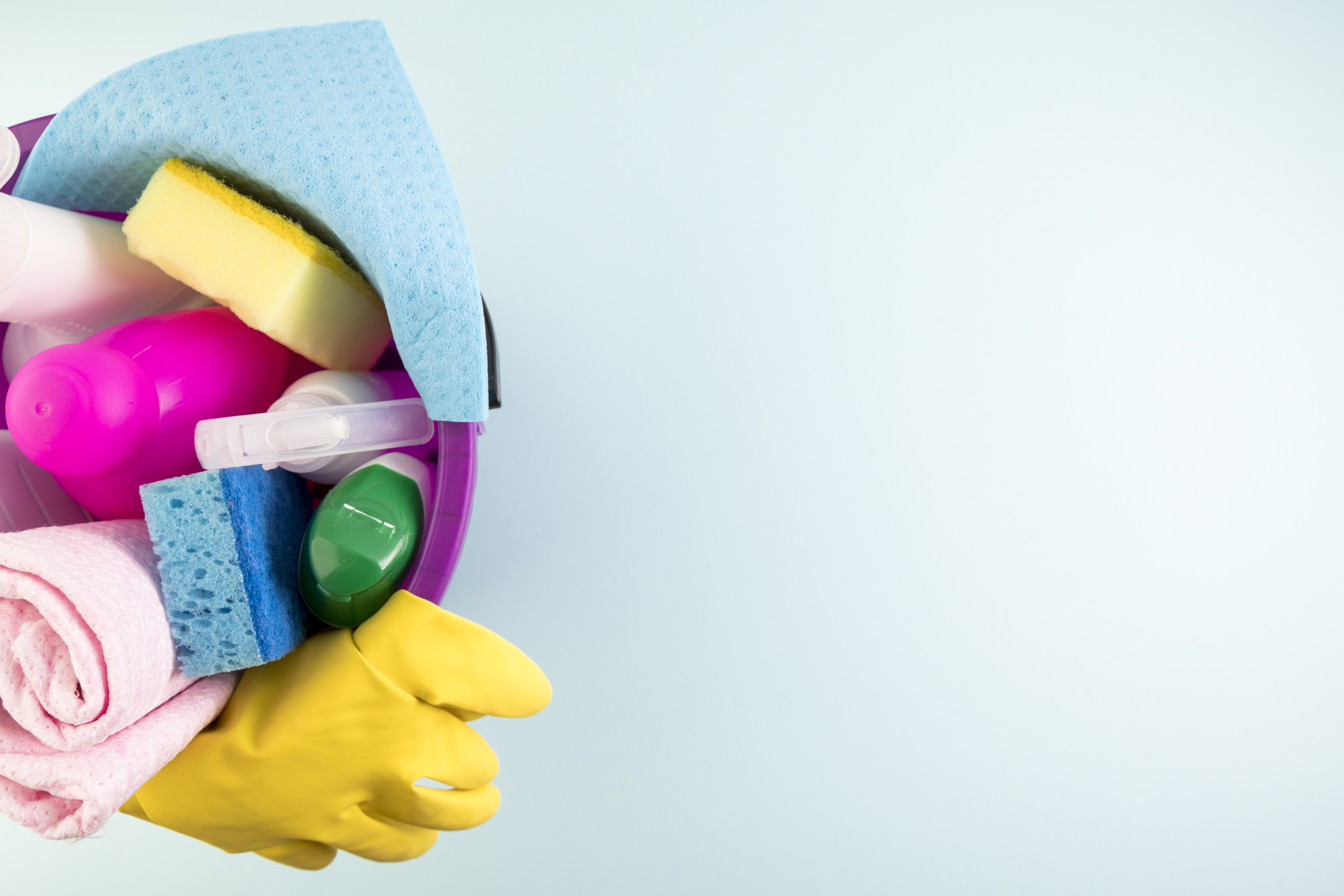 Professionelle Reinigungsausrüstung und Materialien